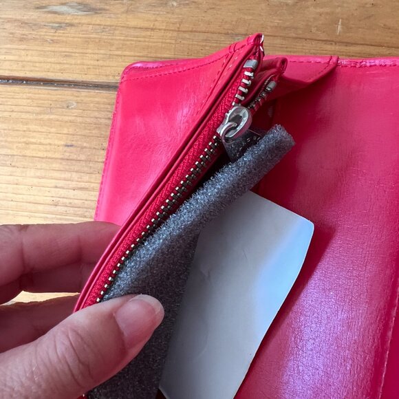 MARC by MARC JACOBS pink patent leather wallet - Picture 9 of 9